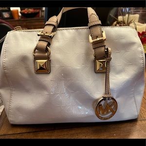 Michael Kors white patent leather handbag 👜
